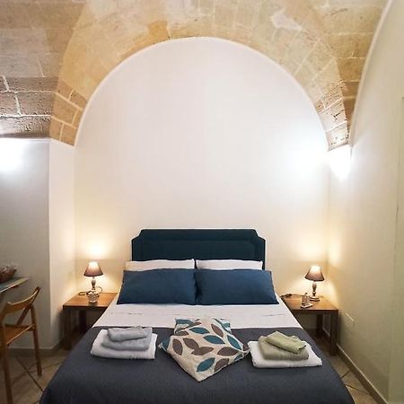 Palazzo Saraceno Apartment-Taras Tarente Extérieur photo