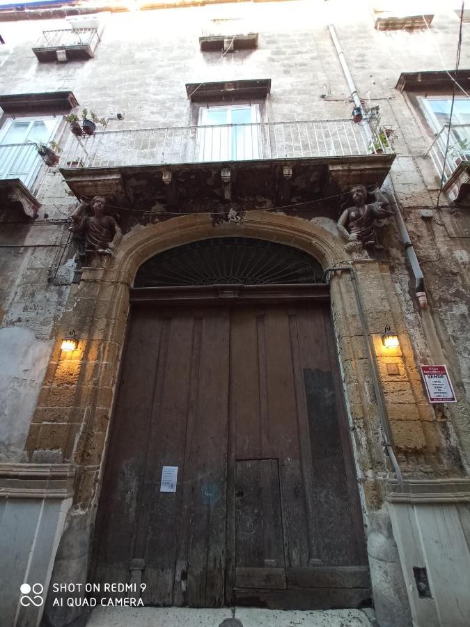 Palazzo Saraceno Apartment-Taras Tarente Extérieur photo