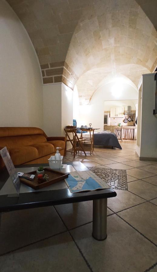 Palazzo Saraceno Apartment-Taras Tarente Extérieur photo