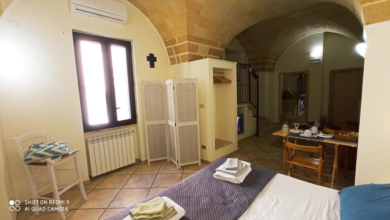 Palazzo Saraceno Apartment-Taras Tarente Extérieur photo
