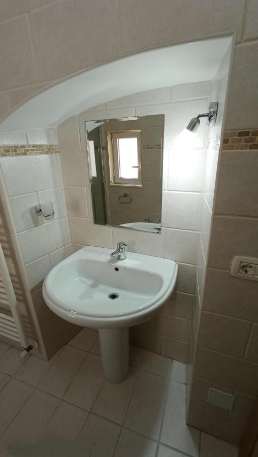Palazzo Saraceno Apartment-Taras Tarente Extérieur photo
