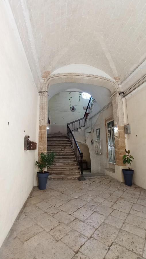 Palazzo Saraceno Apartment-Taras Tarente Extérieur photo